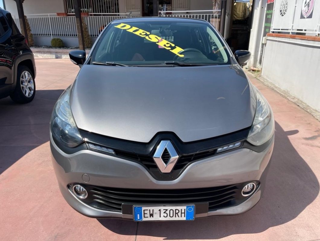 RENAULT CLIO..